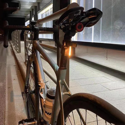 Waterproof USB charging riding taillight for bicycle and motorcycle modification in five colour options