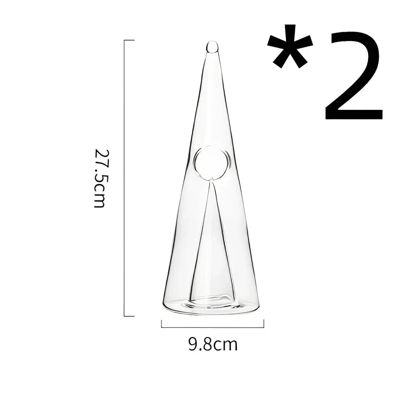 Korean-style clear glass waterfall decanter with 501-600ml capacity showing pouring stream