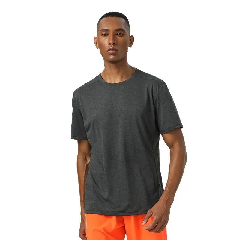Men's lightweight polyester sports t-shirt with reflective elements in dark grey colour