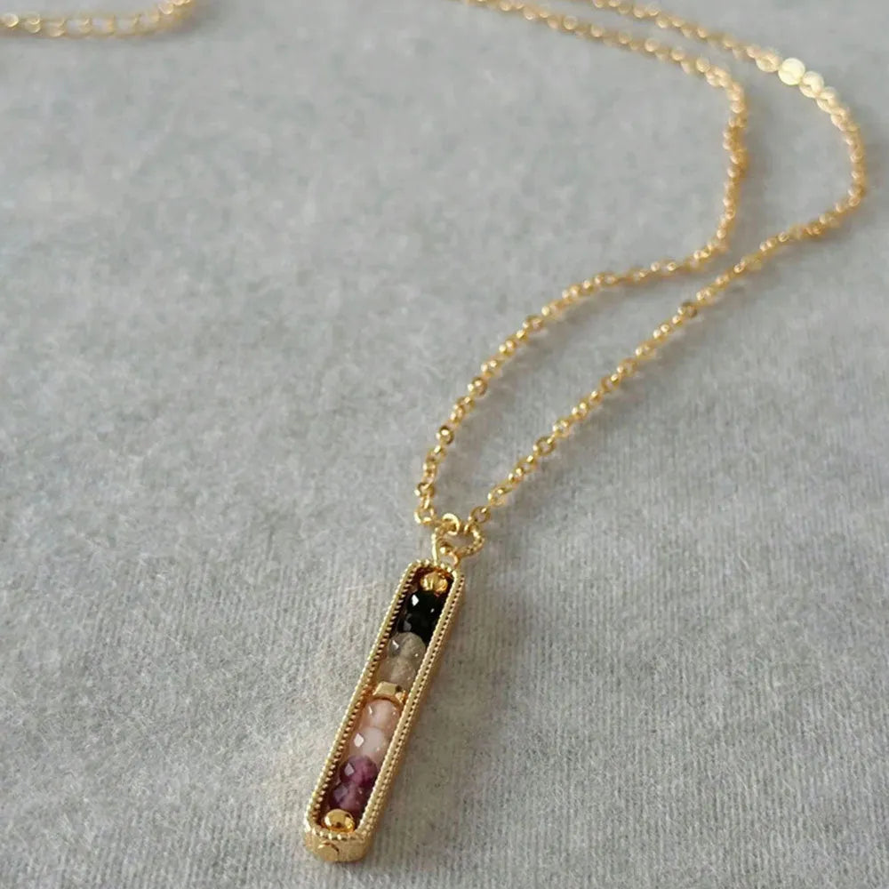 Transparent heart-shaped pendant necklace for women on an alloy O-shaped chain, 41-50cm circumference