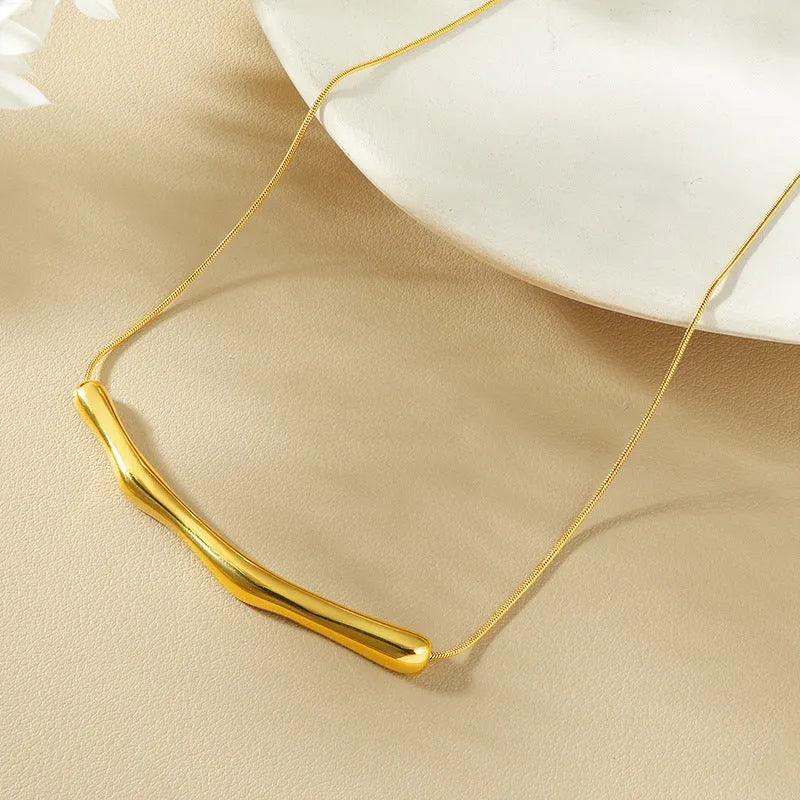 Women's pleated titanium steel necklace with irregular electroplated design in gold or steel colour finish
