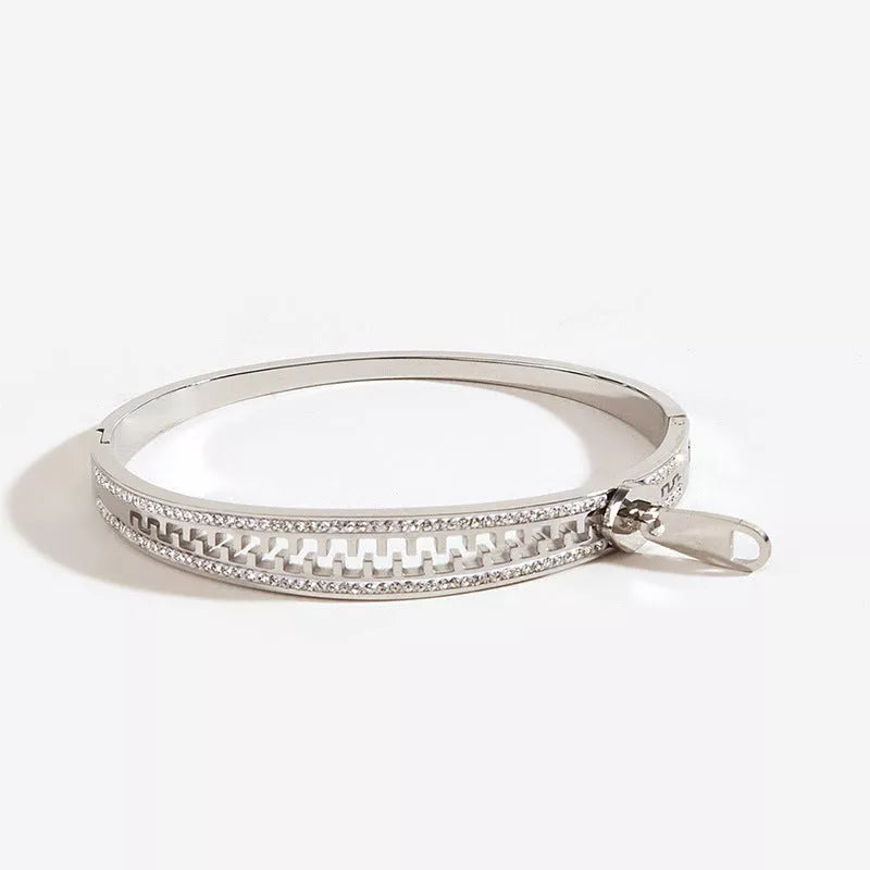 Titanium steel zipper bracelet for girls with niche design in golden and silver