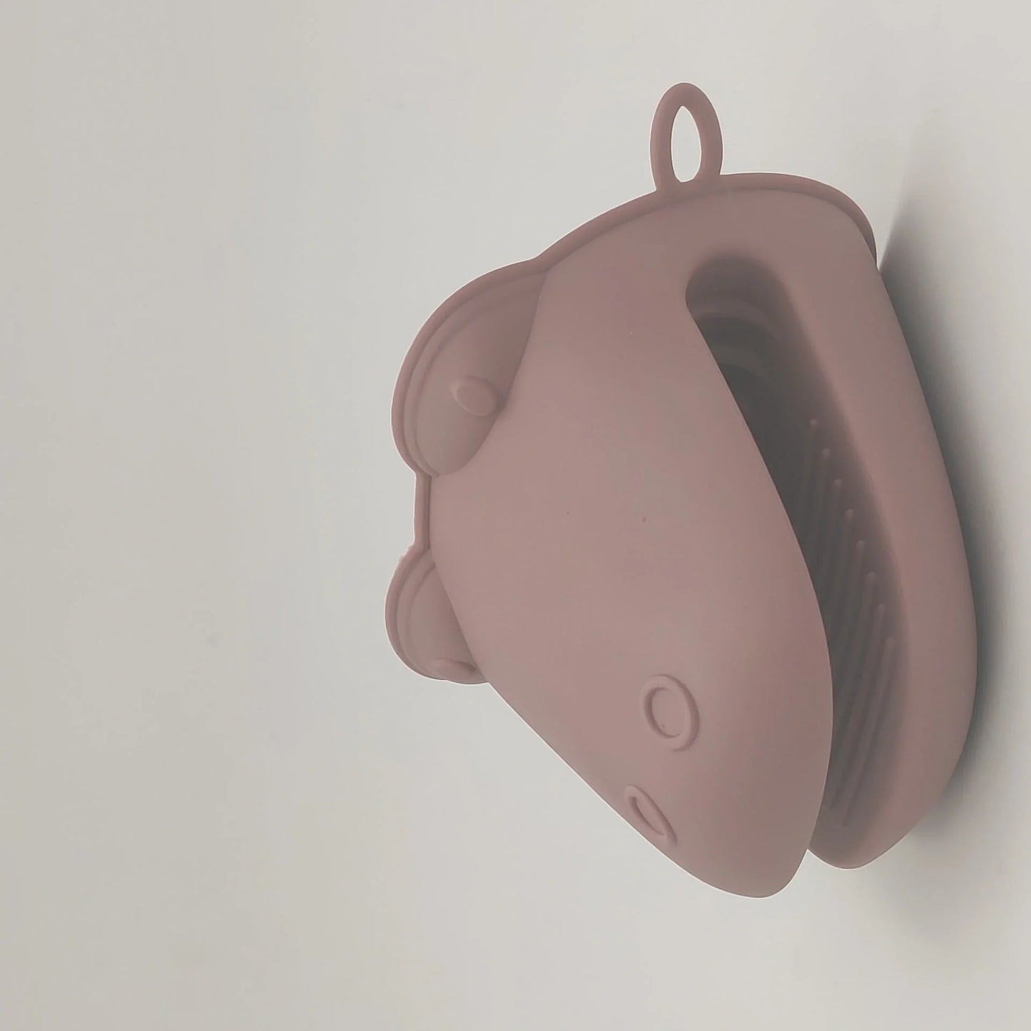 Silicone oven mitts with animal design for heat insulation and anti-slip safety