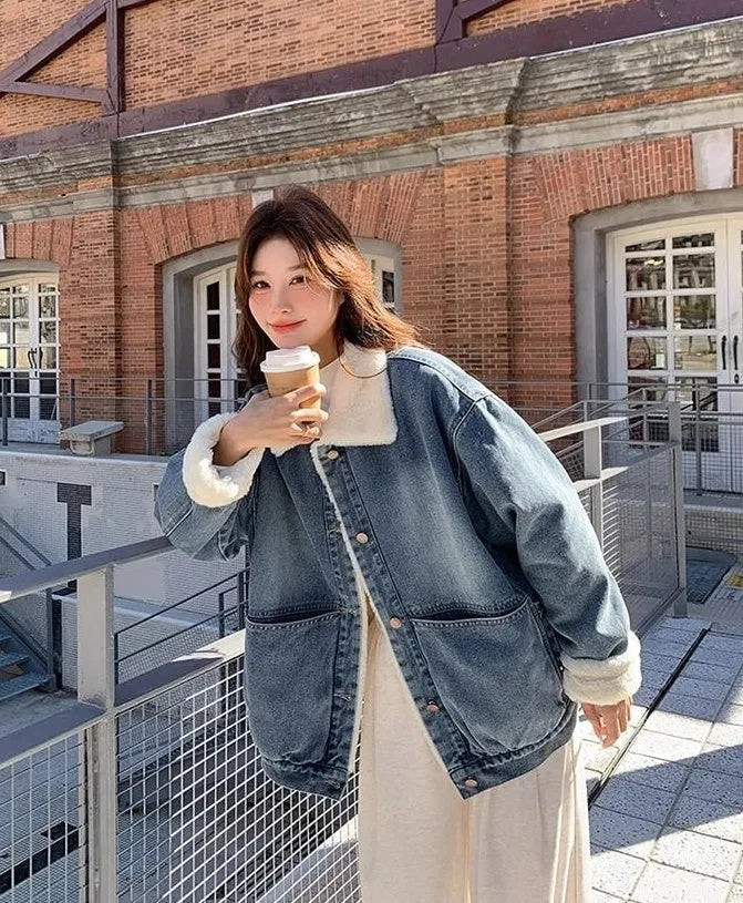 Loose salt-style sleeveless A-line jacket top for women in blue cotton with white fur trim, sizes S to XL