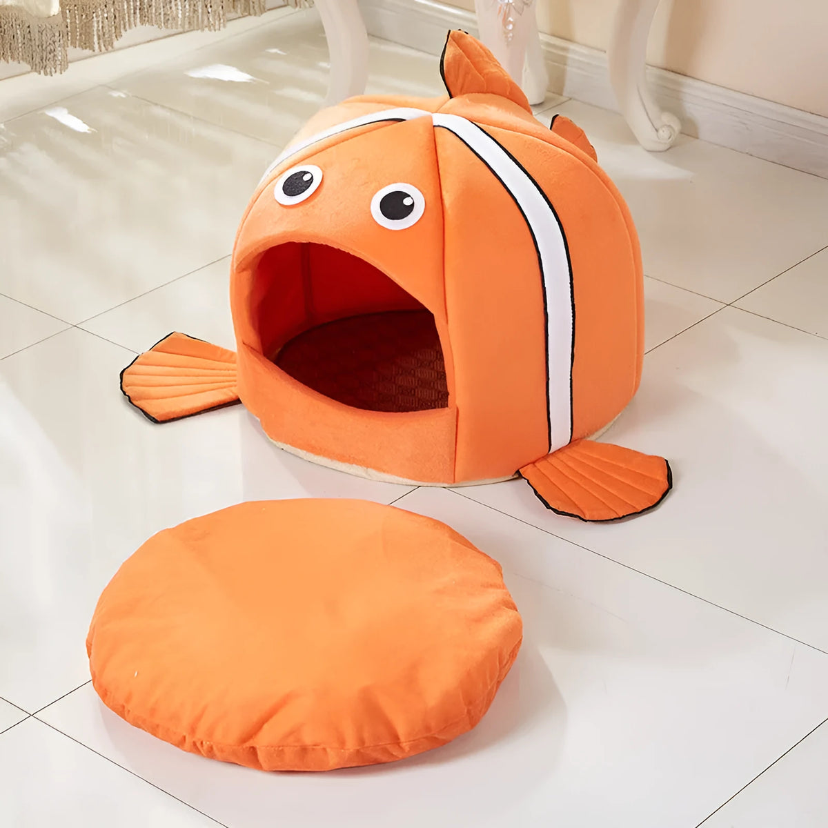 Orange cloth pet kennel with removable washable cover, available in sizes XS to L for cats and dogs