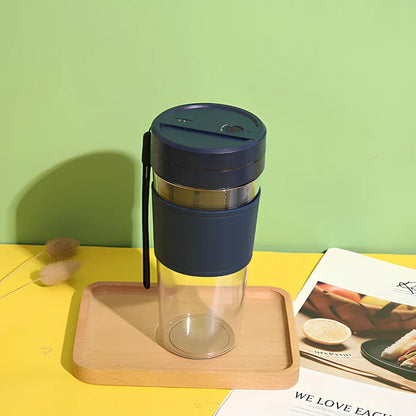 Black portable juicer cup with 304 stainless steel blades, 8cm diameter, magnetic charging port