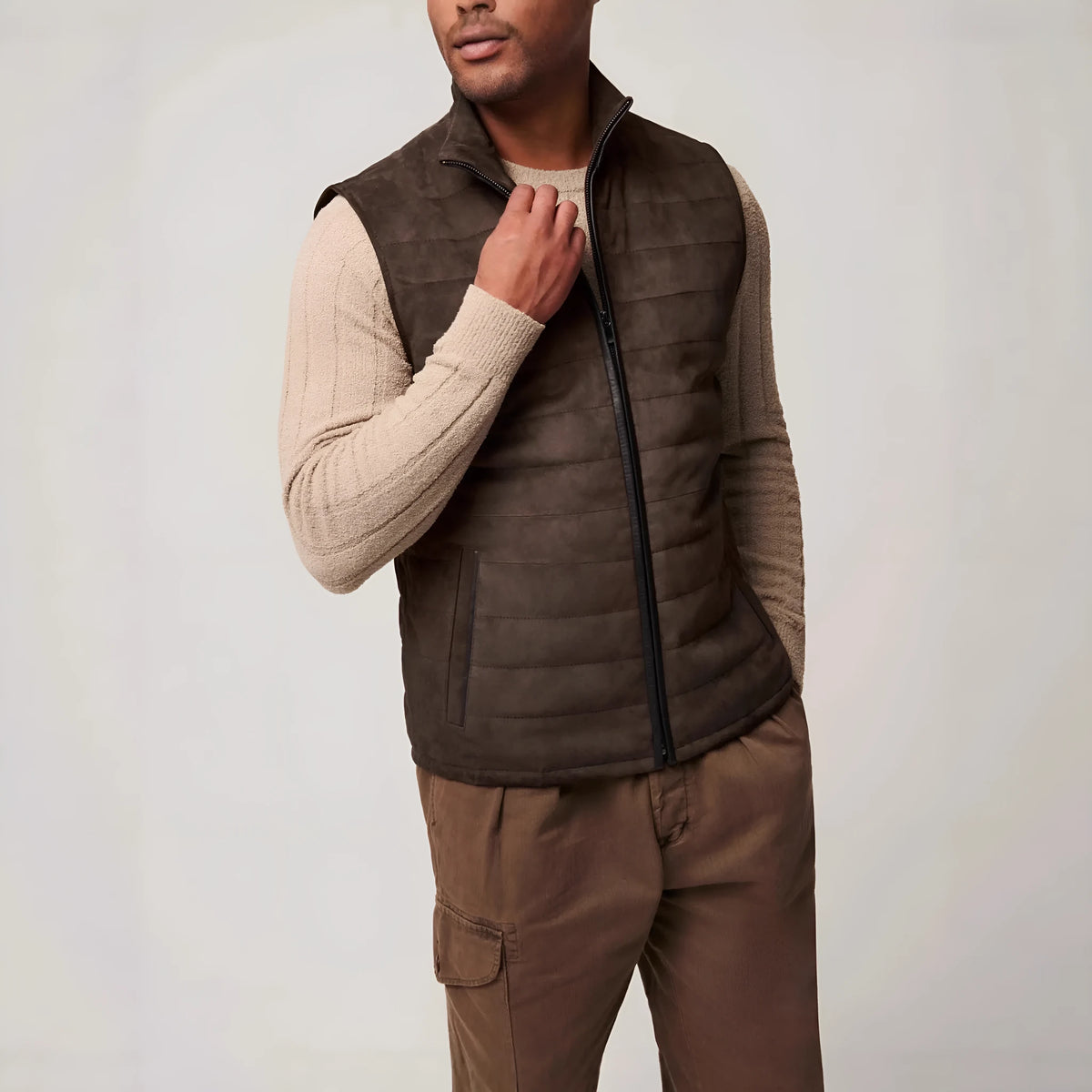 Brown men's sleeveless vest jacket with straight hem and horizontal panel design, sizes S to XXXL.