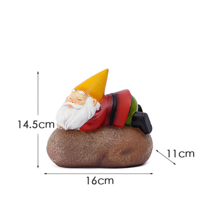 Solar-powered resin garden gnome with automatic lighting, 22cm tall bubble-blowing design
