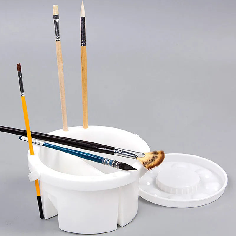 White plastic paint brush holder with 16.5 cm diameter, cake decoration clip style.