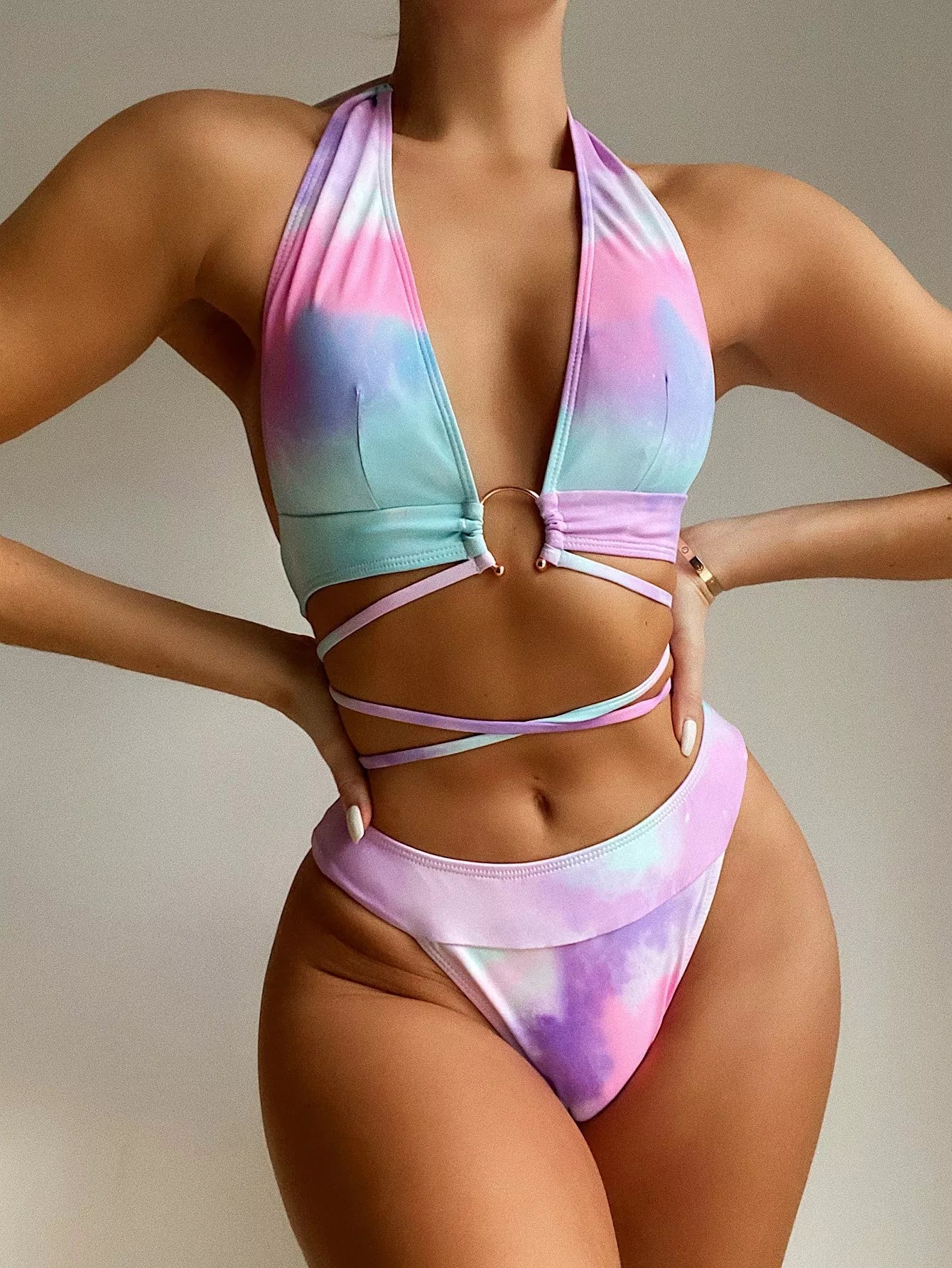 Tie-dye nylon bikini with quick-dry feature and high elasticity for a perfect fit