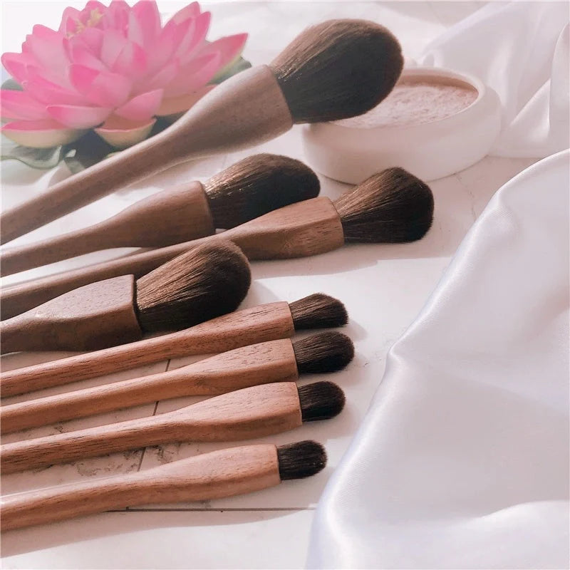 Wood handle makeup brush set with natural goat hair bristles and walnut wood handles