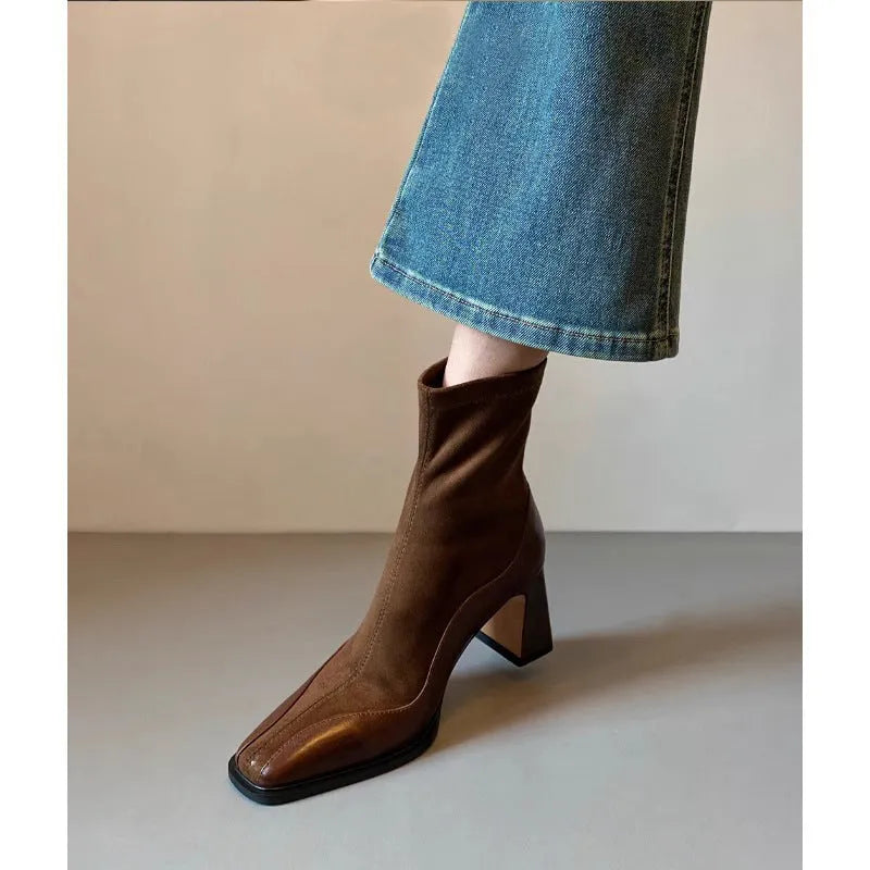 Women's retro suede short boots with chunky 6-8cm heel, square toe, back zipper, in brown or black