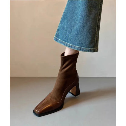 Women's retro suede short boots with chunky 6-8cm heel, square toe, back zipper, in brown or black