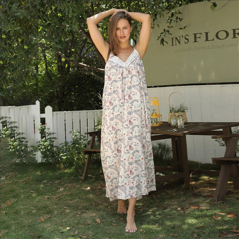 Elegant and comfortable women's dress in a classic design with a flowing, polyester fabric