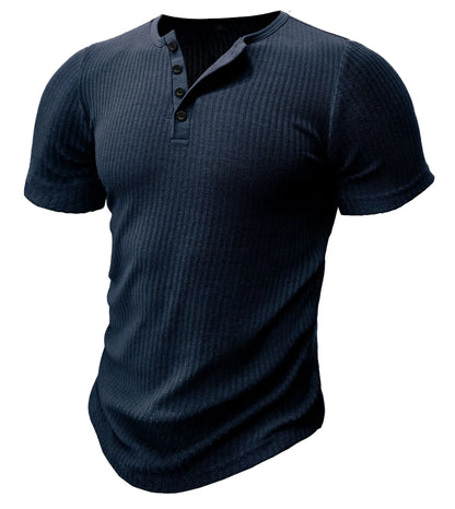 Slim-fitting solid colour sports T-shirt for men on a grey background.