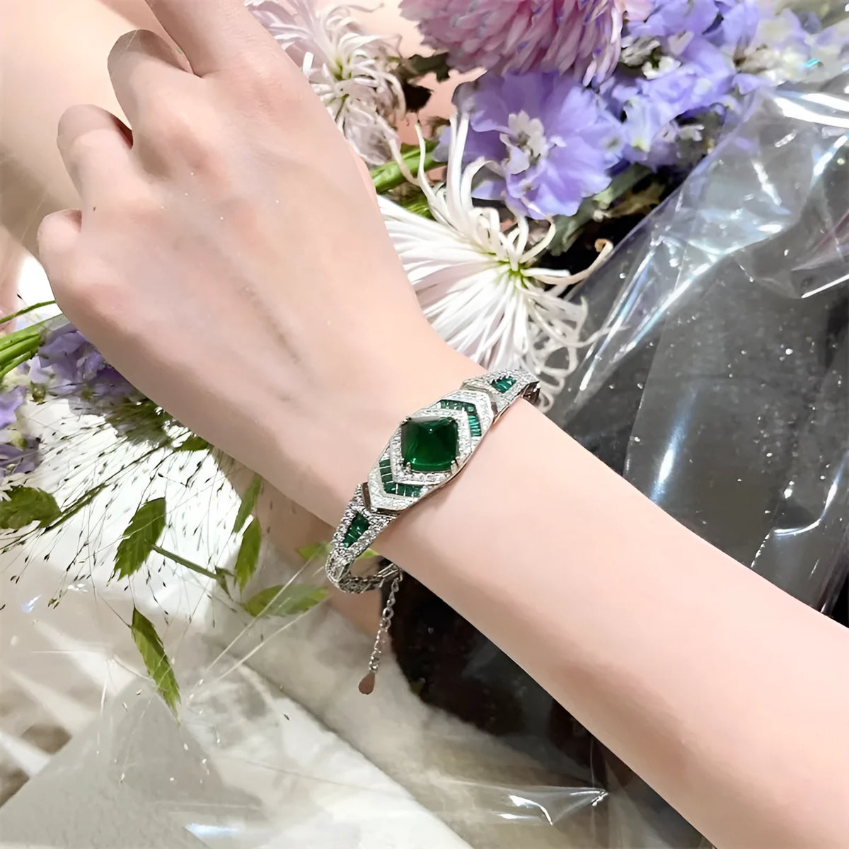 Retro zircon emerald bracelet for women, copper electroplated, round design, colour SL1266