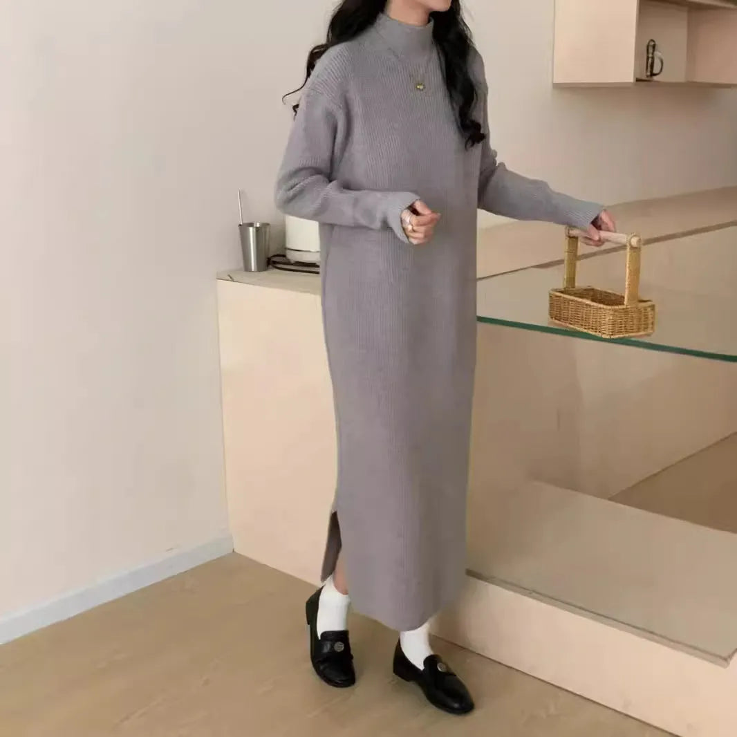 Half turtleneck knitting dress in graphite colour with overknee length and high waist design for commuting style.