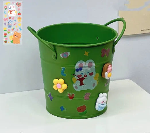 Round metal pen holder in multiple colours with 10cm diameter for student desk organisation