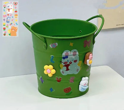 Round metal pen holder in multiple colours with 10cm diameter for student desk organisation