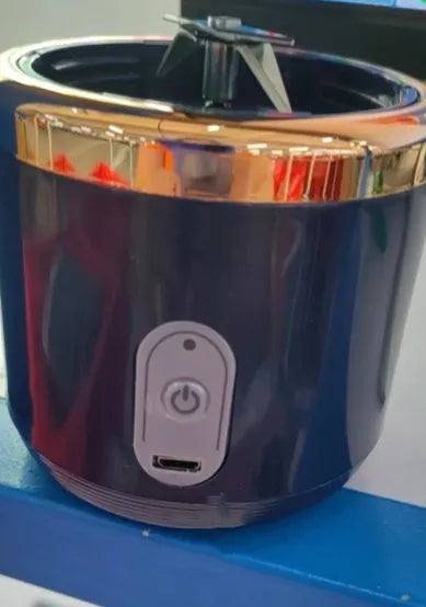 Portable USB blender in Tunisian dark blue with six blades, 400ml cup, and charging cable