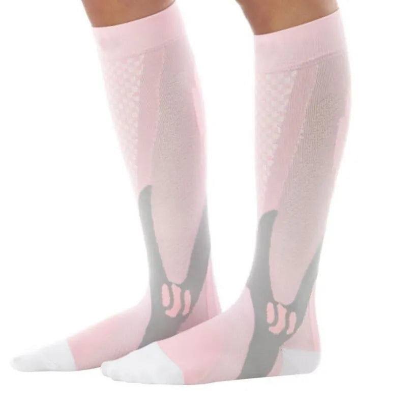 Graduated compression socks for men and women in black, designed for running and flight travel