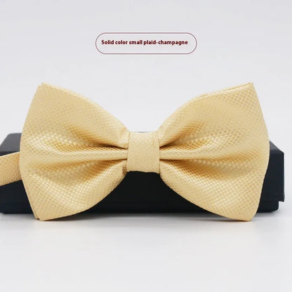 Flat-head self-tie bow tie in a wine red colour, showing its 12cm width and 6cm height dimensions.