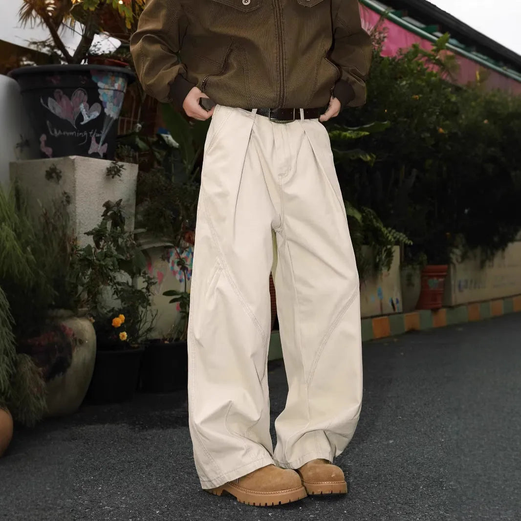 Men's pleated straight leg trousers with elastic waist in striped pattern