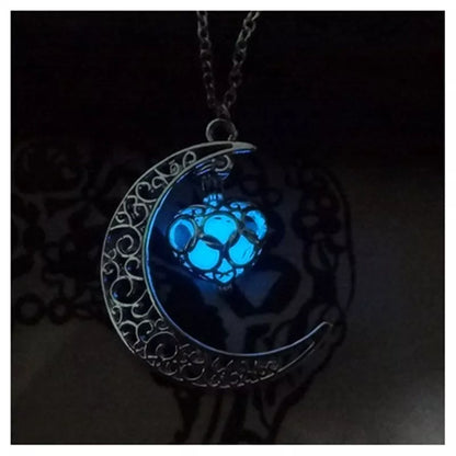Silver-plated glowing pendant necklace with adjustable chain, luminescent feature