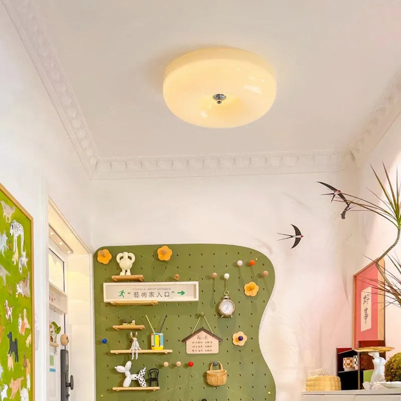 Cream style bedroom ceiling lamp with three-colour light, 30cm or 40cm diameter, American design