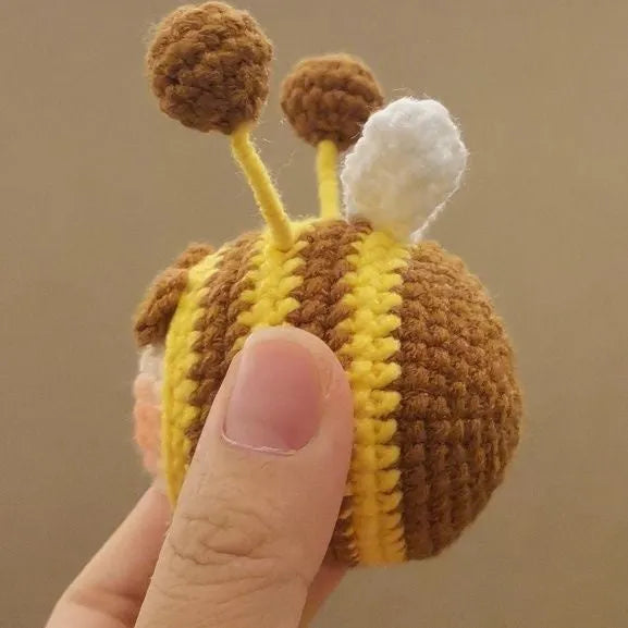 Handmade crocheted bee colony for woolen dolls plush insect pendant soft toy decorative accessory Style 1 Style 2