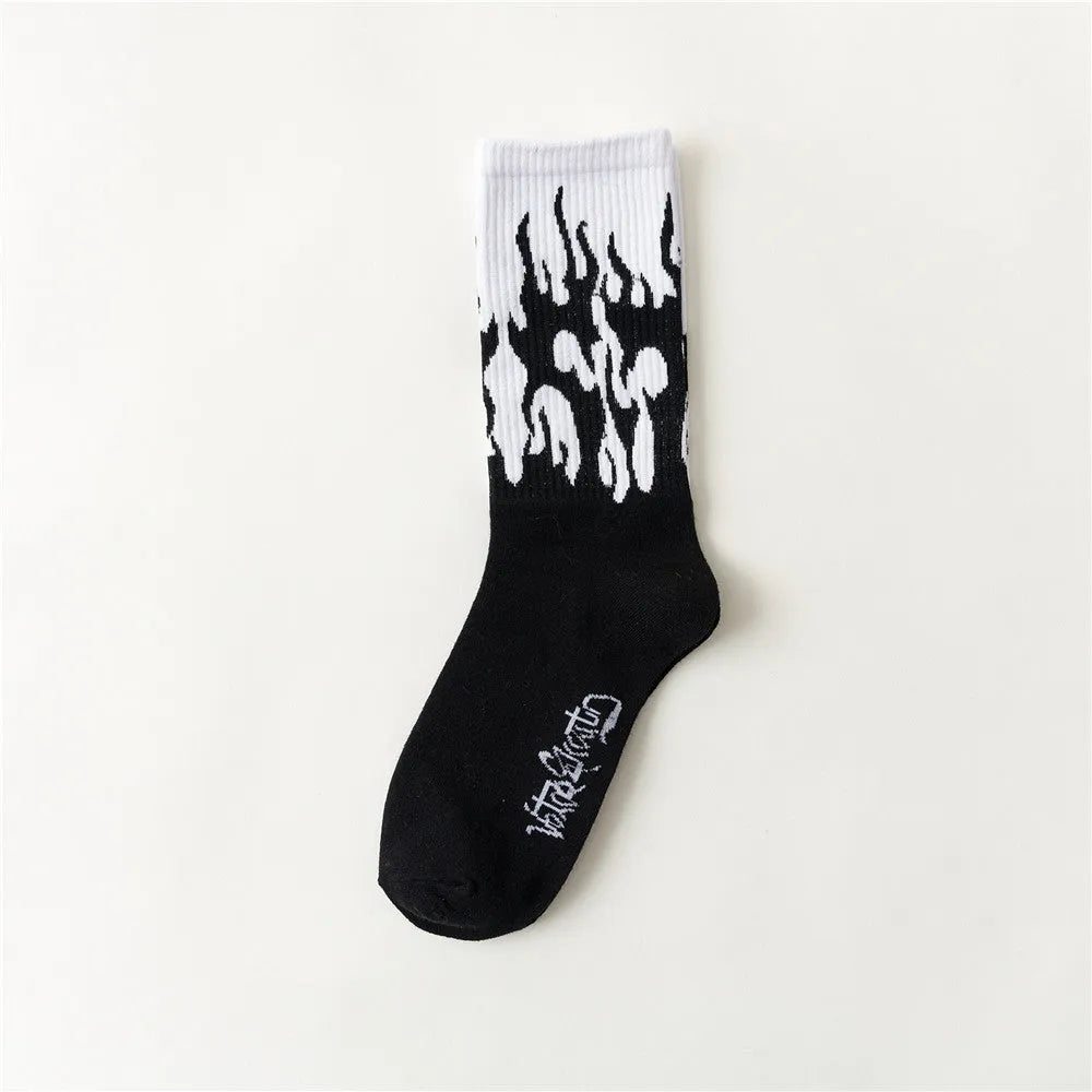 Pair of men's mid-calf cotton sports socks in orange or white, medium thickness for autumn
