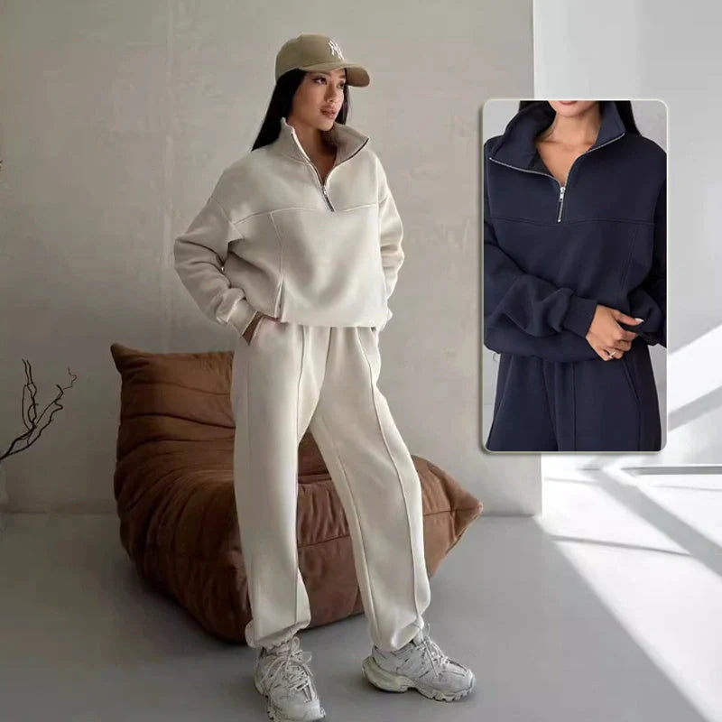 Stylish women's winter jogging set with zipper jacket and casual pants