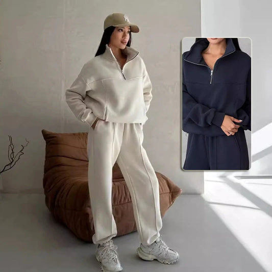 Stylish women's winter jogging set with zipper jacket and casual pants