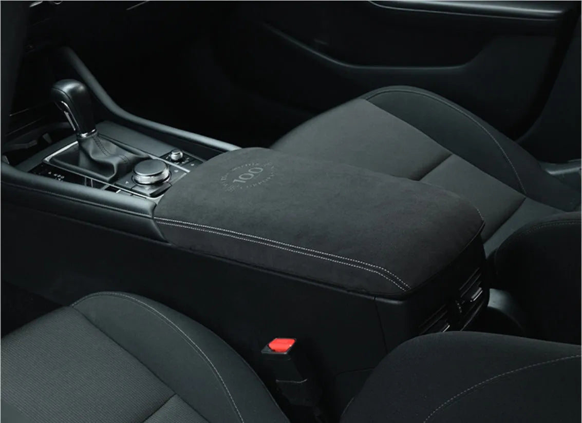 Armrest case cover for Mazda CX-4 CX-5 Oncela in carbon fibre, leather or flannelette, about 500g