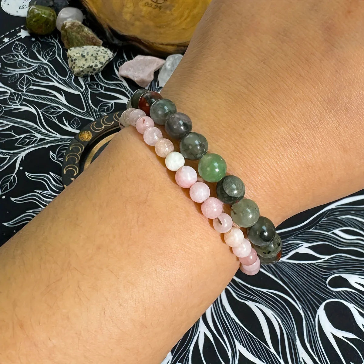 Handmade 8mm glass beaded bracelet in transparent colour with unisex styling