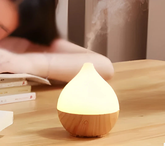 Asakusa wood grain vase-shaped aroma diffuser with 100ml capacity and USB cable.