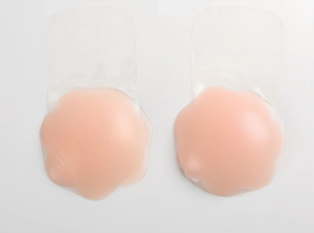 Silicone nipple cover pasties with eight flower shape and lace detailing measuring 8-10cm in diameter