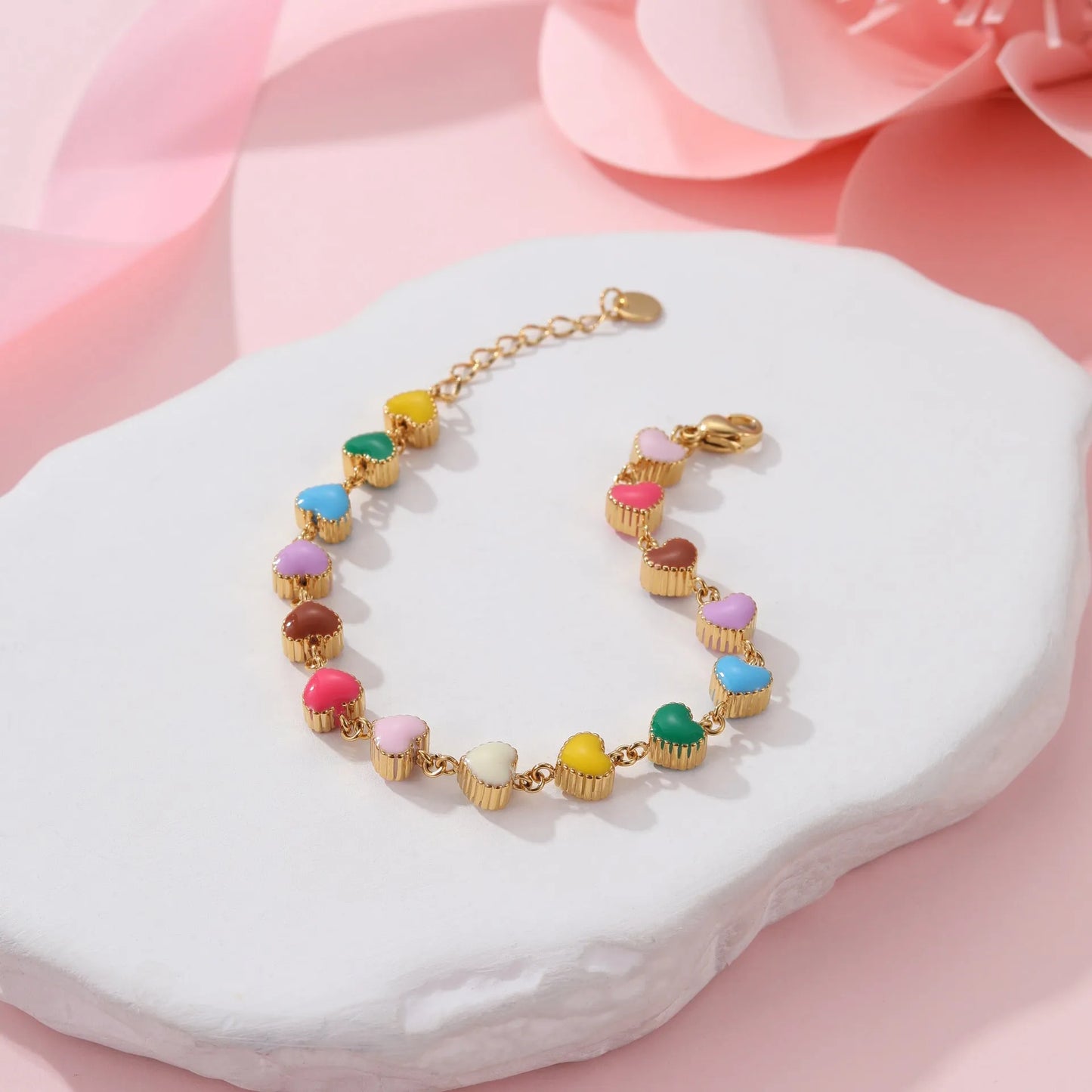 Women's heart-shaped titanium steel bracelet with electroplated finish in gold or steel colour options
