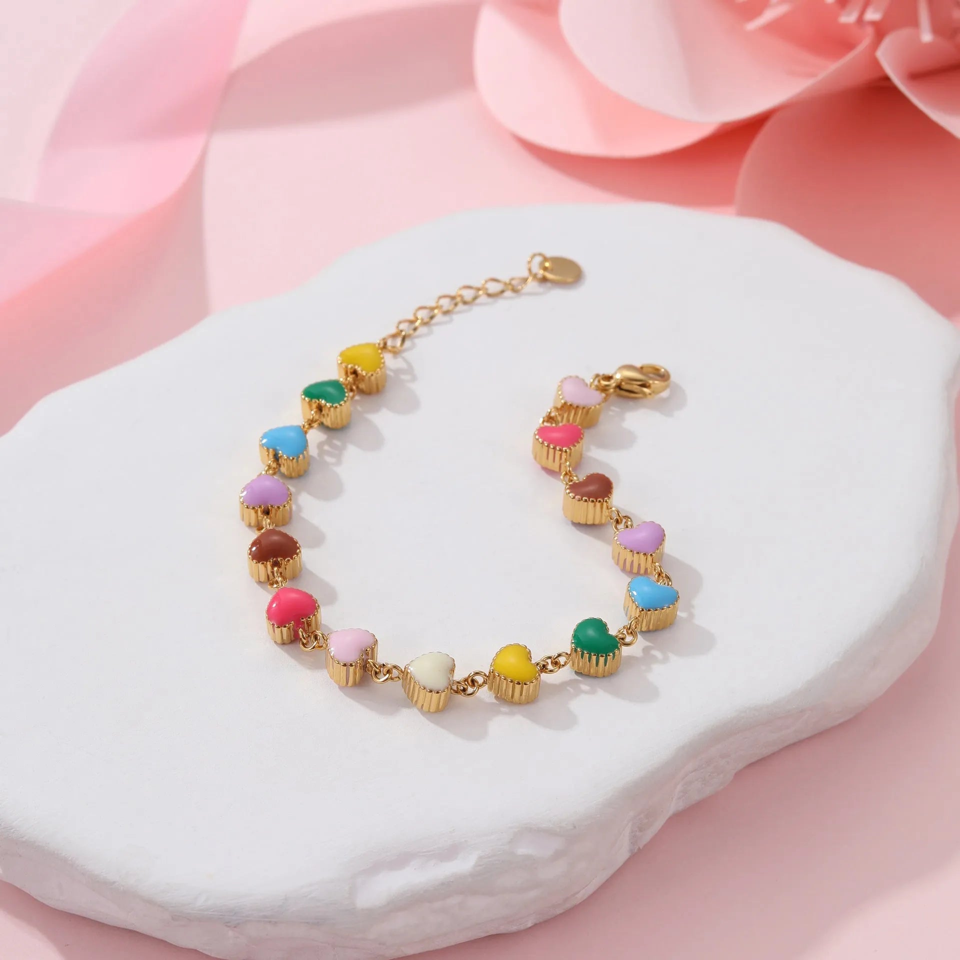 Women's heart-shaped titanium steel bracelet with electroplated finish in gold or steel colour options