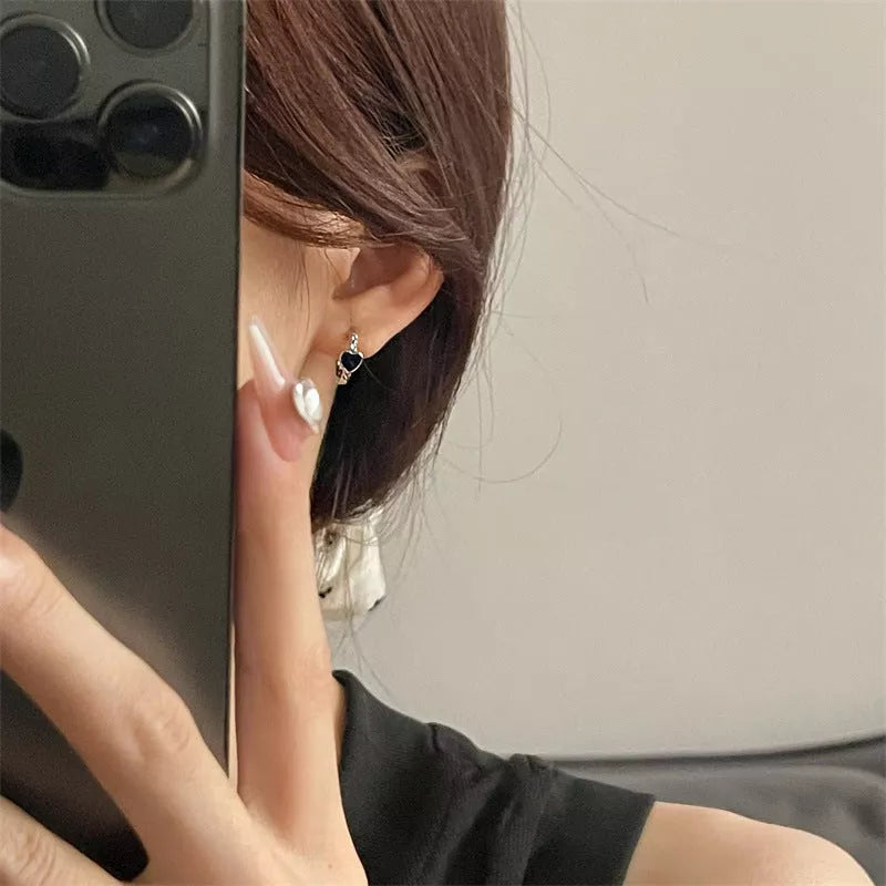 Black and red love heart earrings for women, summer ear clip with geometric design