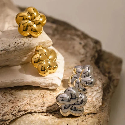 Elegant 18k gold plated stainless steel flower shaped stud earrings with a timeless design