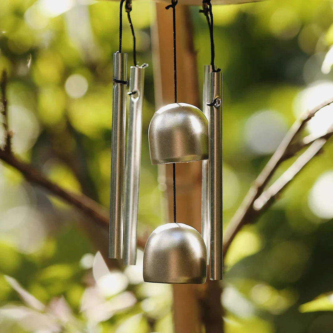 Charming resin birds wind chime for indoor and outdoor decor, featuring a beautiful array of birds that sway gracefully in the breeze.