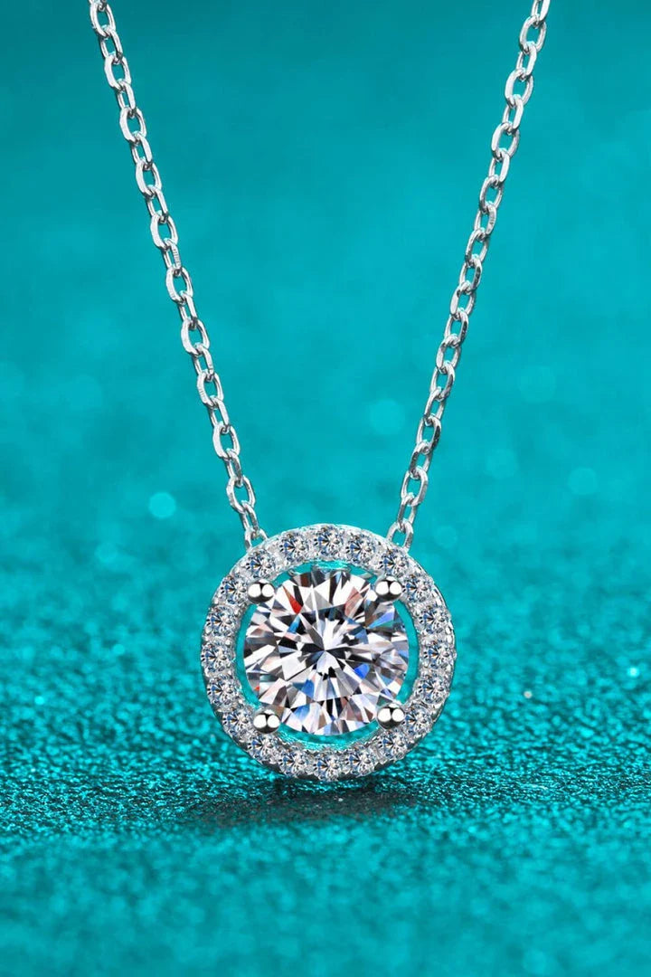 Hhomeenjoy 1 Carat Moissanite Round Pendant Chain Necklace