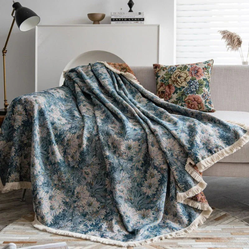 American-style blue flower jacquard sofa slipcover with elegant floral pattern and cozy, vintage-inspired design