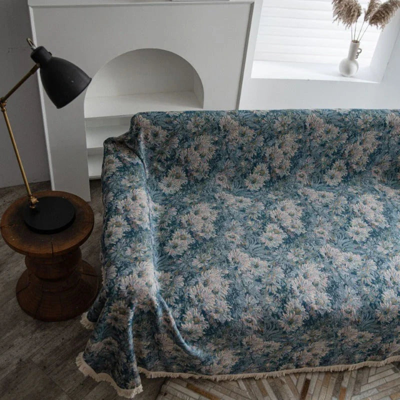 American-style blue flower jacquard sofa slipcover with elegant floral pattern and cozy, vintage-inspired design
