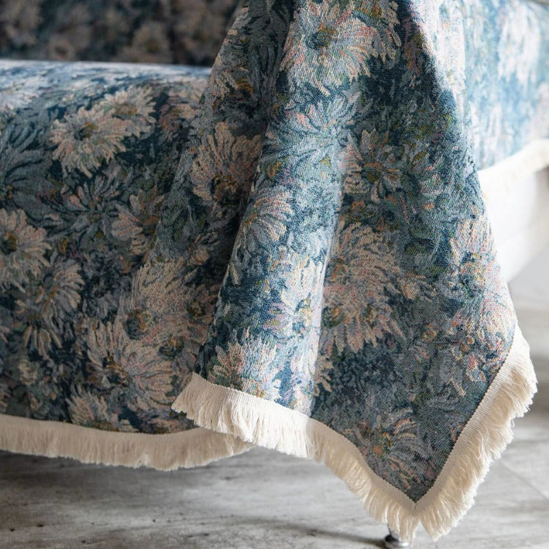 American-style blue flower jacquard sofa slipcover with elegant floral pattern and cozy, vintage-inspired design