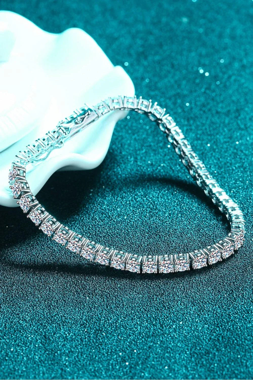 Stunning moissanite bracelet with 4.9 carats of dazzling stones set in a sleek 925 sterling silver band