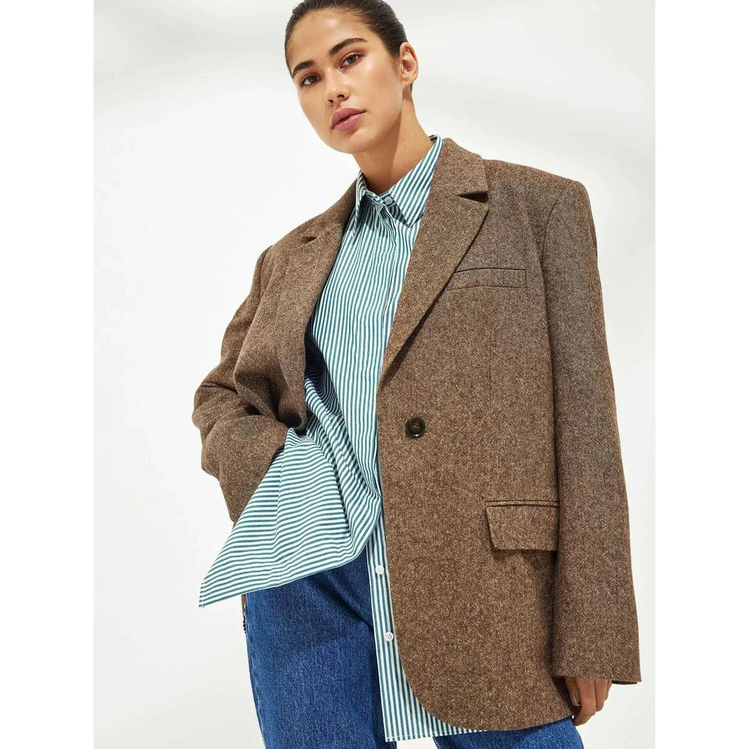 Casual striped cotton blouse with lace-up detail, perfect for versatile wear from the office to weekends.