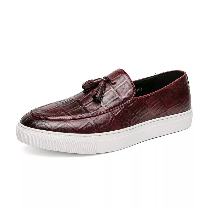 Men's business casual sneakers in black and wine red with leather-like finish and decorative tassels