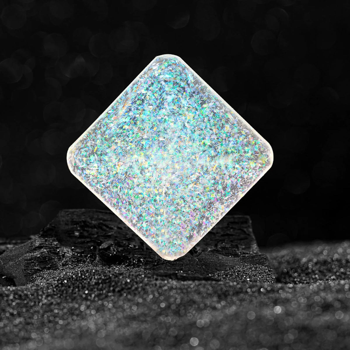 Resin rotating pocket flip toy, 4 x 4 x 1.3 cm quadrilateral desk toy in multiple colour options